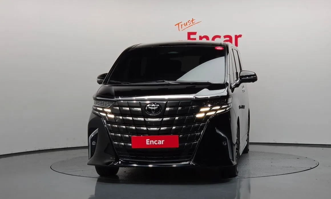 Toyota Alphard — фото 2