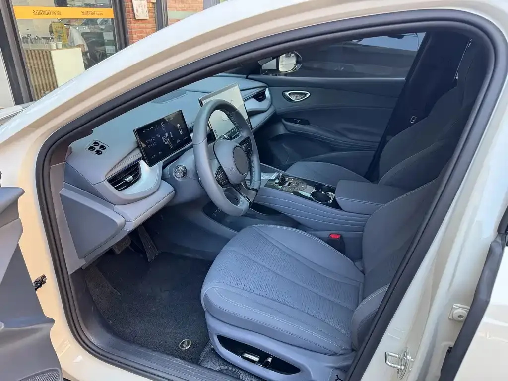 BYD Seal 06GT — фото 8