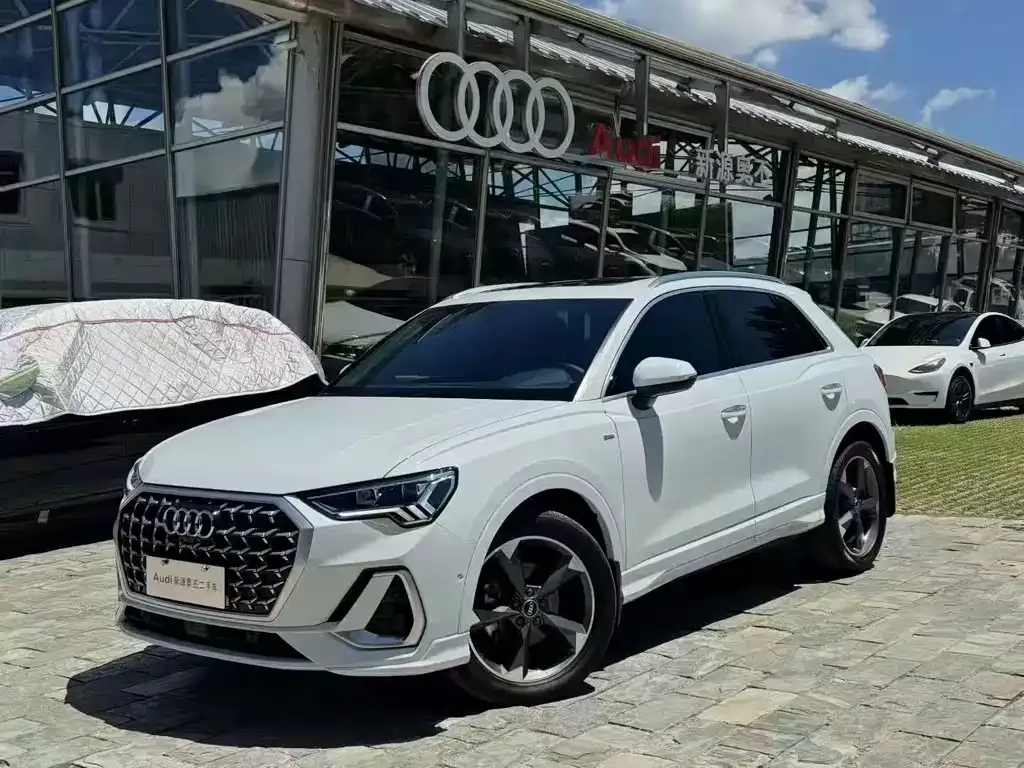 Audi Q3 — фото 1