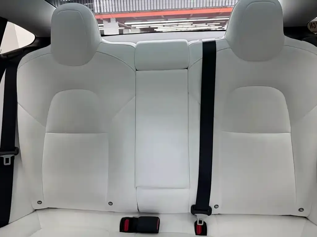 Tesla Model 3 — фото 2