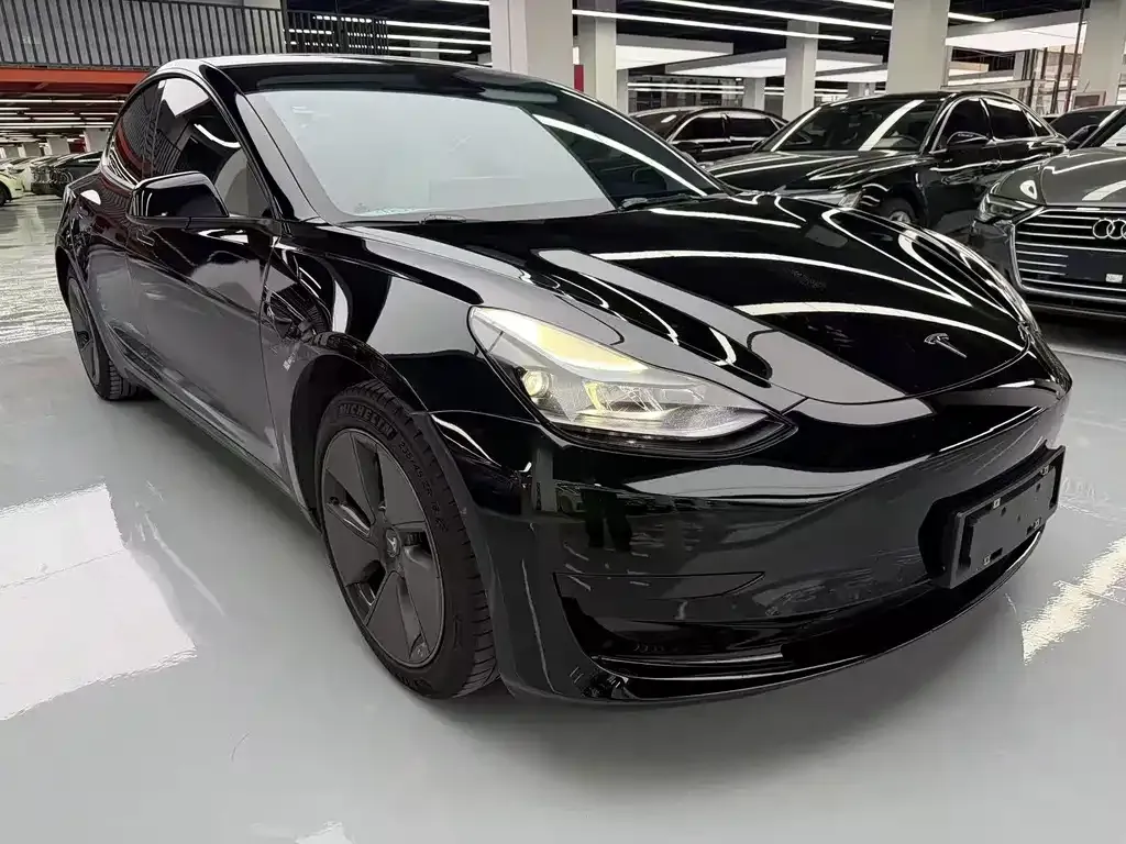 Tesla Model 3 — фото 4