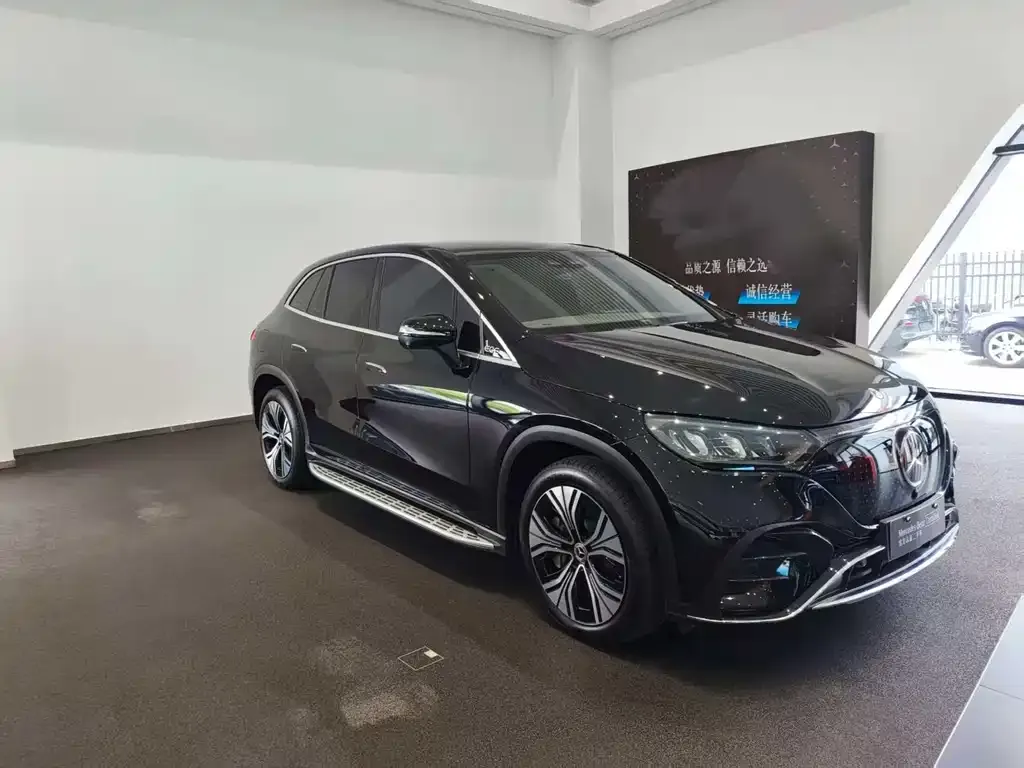 Mercedes-Benz EQE SUV — фото 10