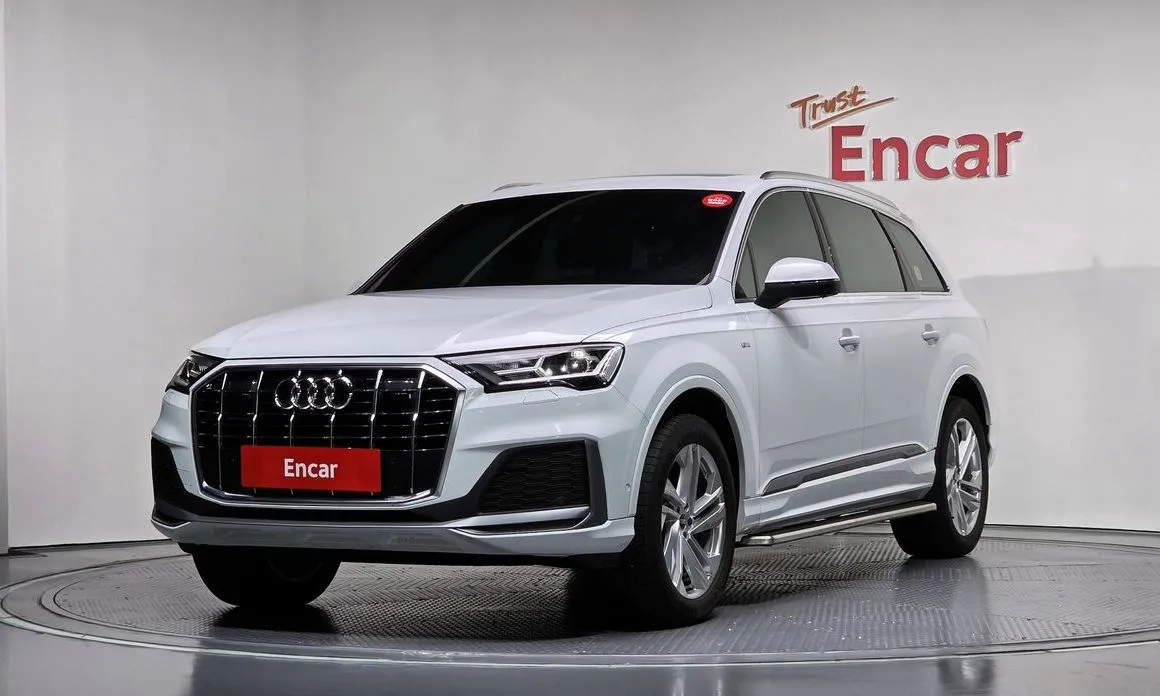 Audi Q7 — фото 1