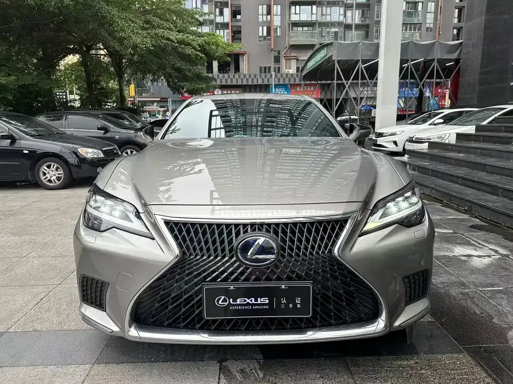 Lexus LS — фото 9
