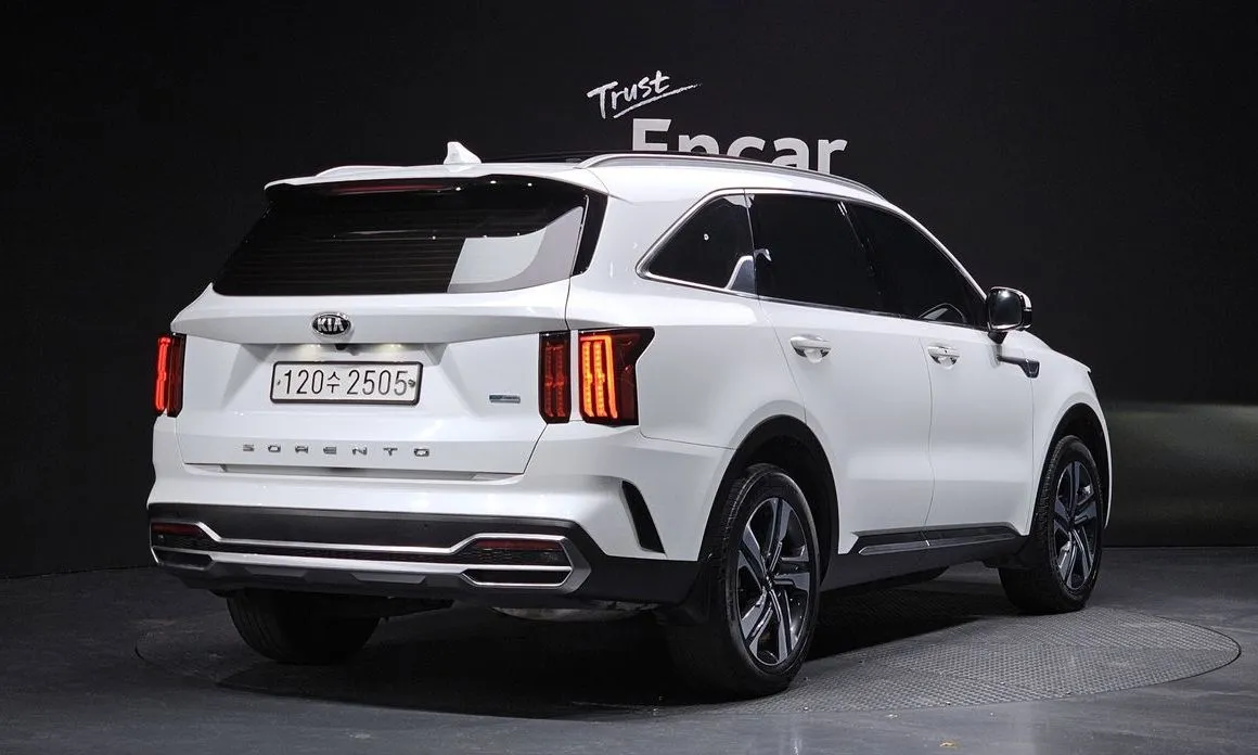 Kia Sorento — фото 6