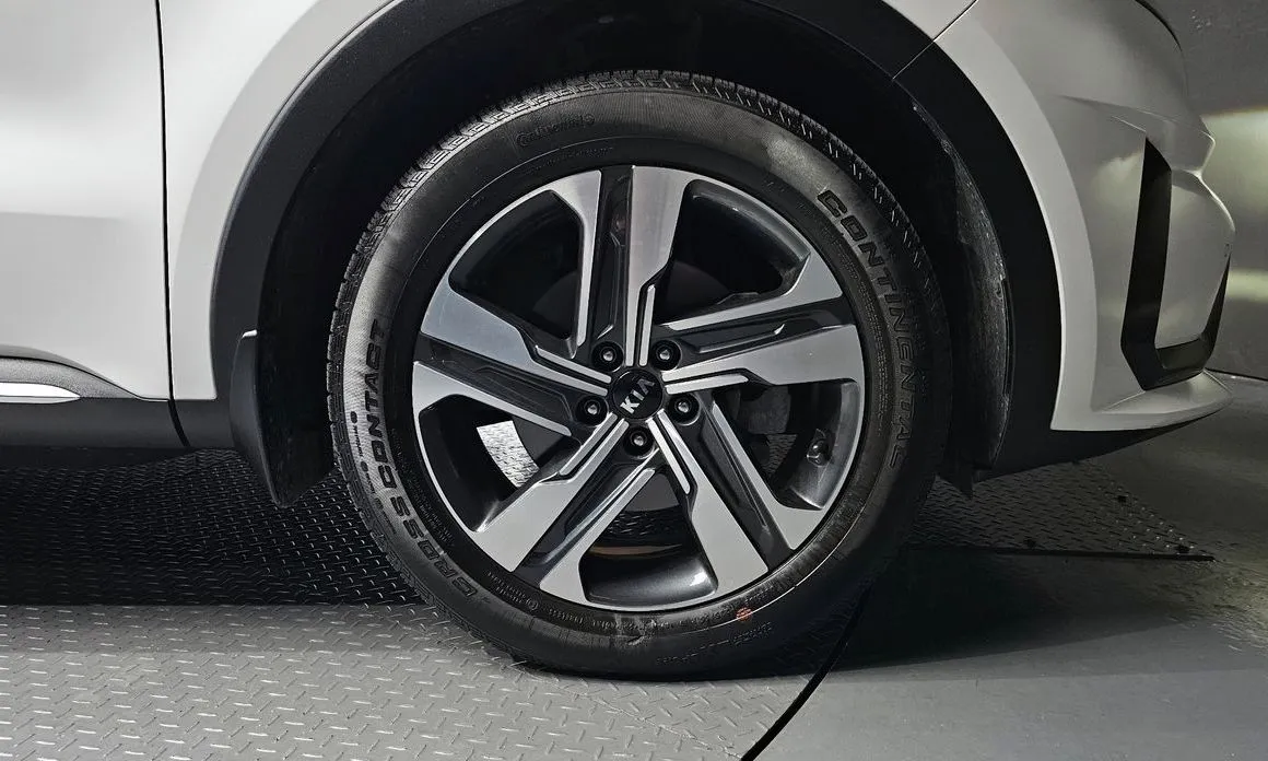 Kia Sorento — фото 5