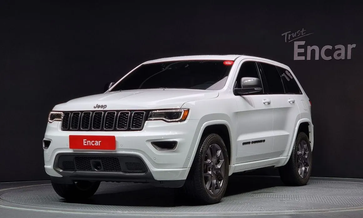 Jeep Cherokee — фото 1