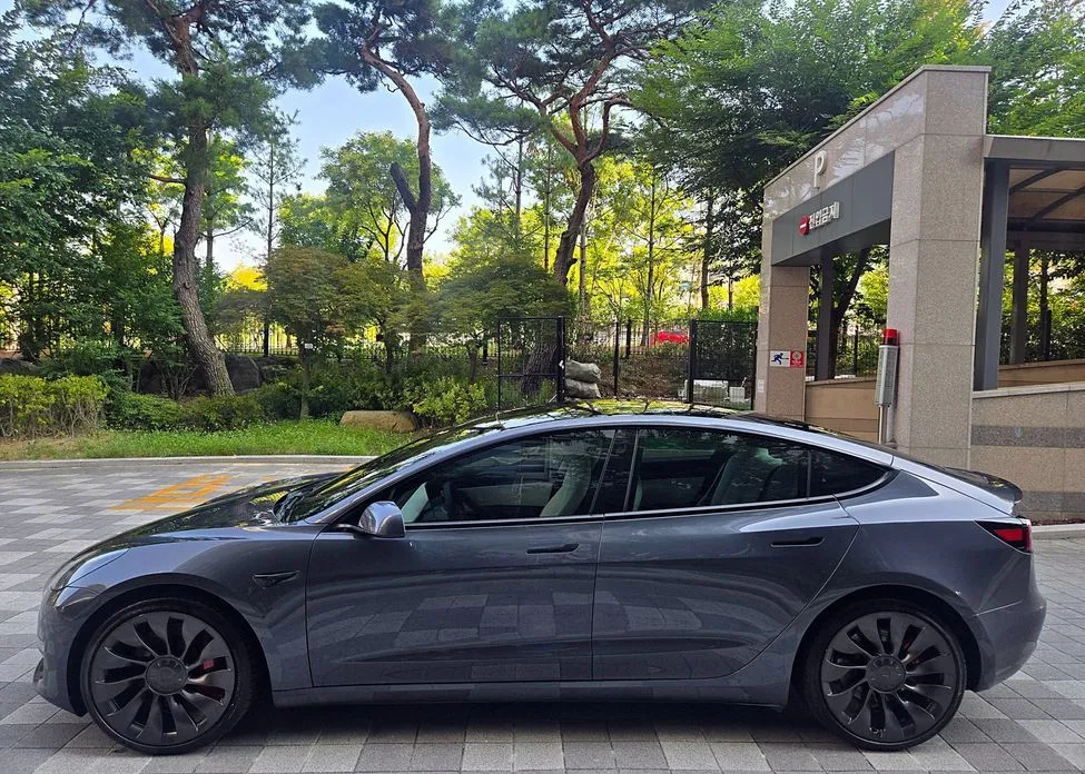 Tesla Model 3 — фото 10