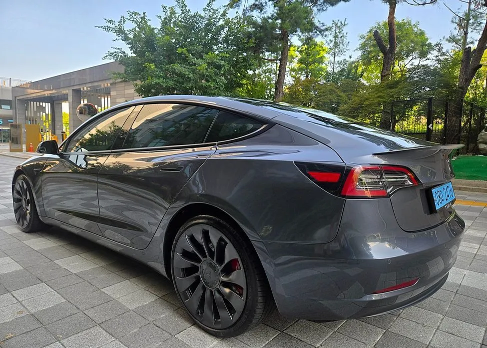 Tesla Model 3 — фото 7