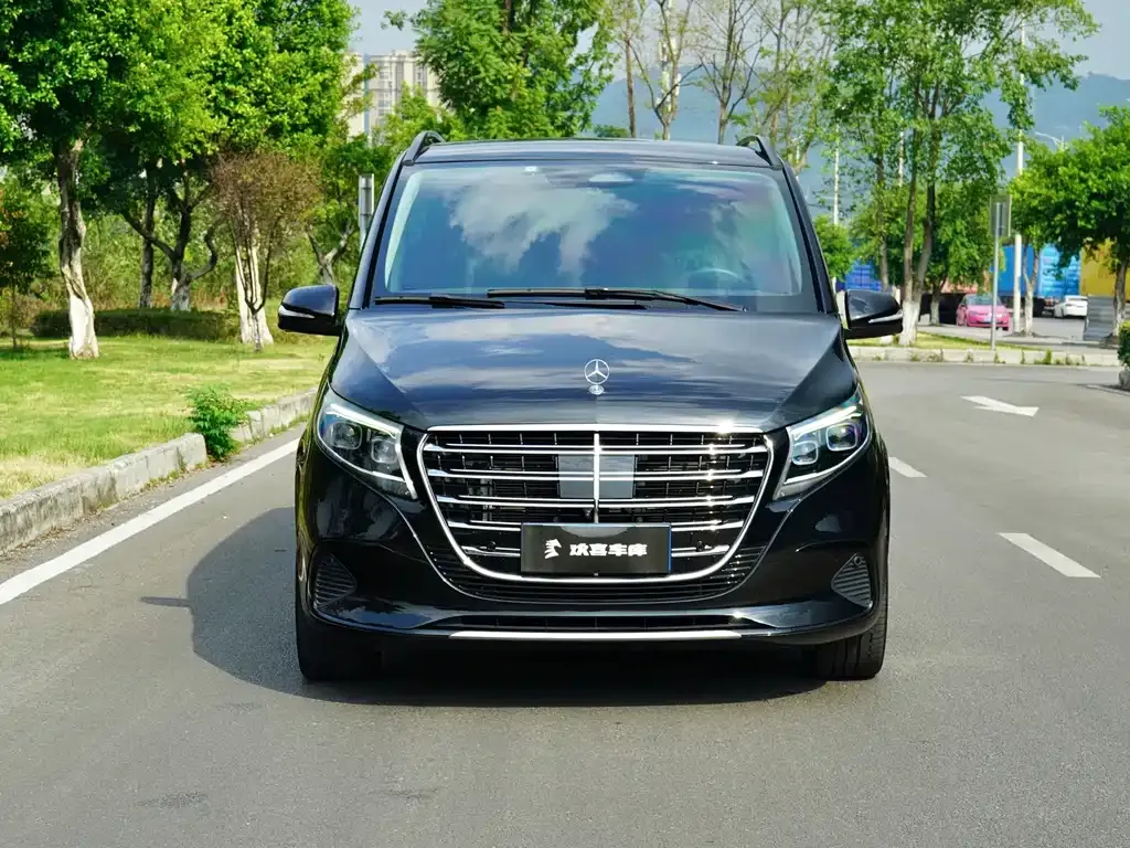 Mercedes-Benz V-Class — фото 10