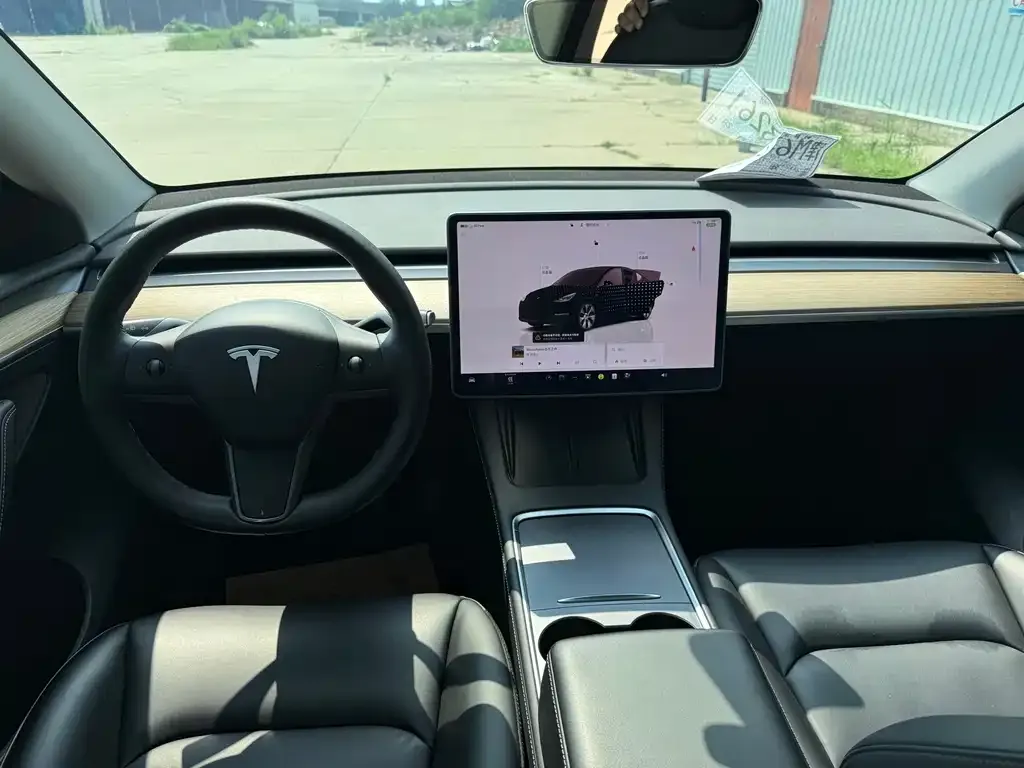 Tesla Model Y — фото 7