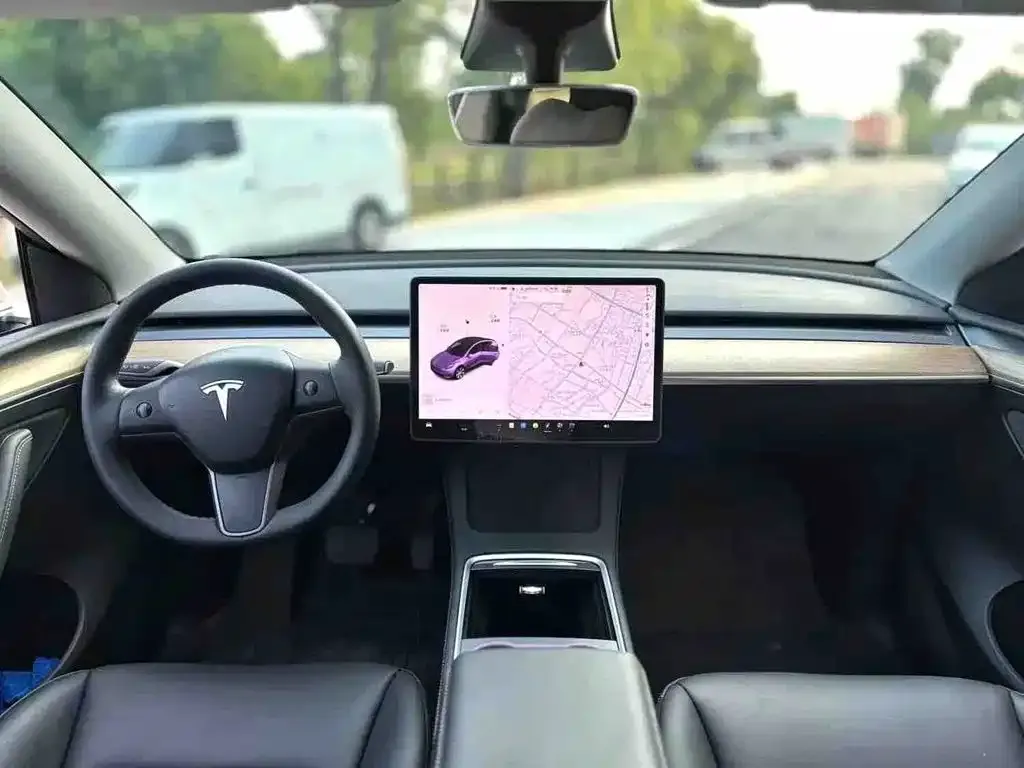 Tesla Model Y — фото 7