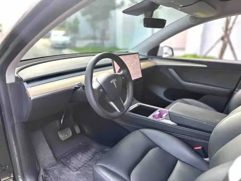 Tesla Model Y — фото 5