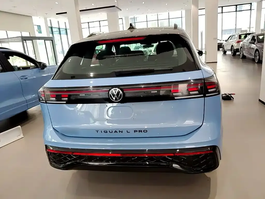 Volkswagen Tiguan L — фото 4
