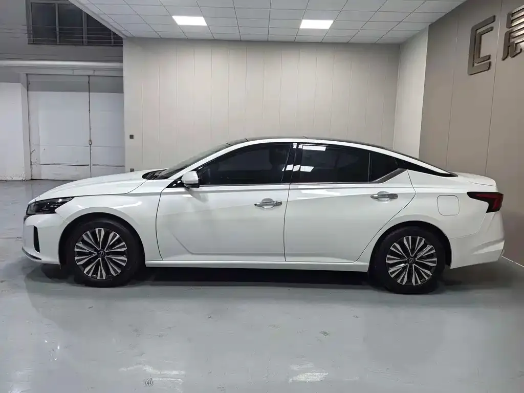 Nissan Teana — фото 2