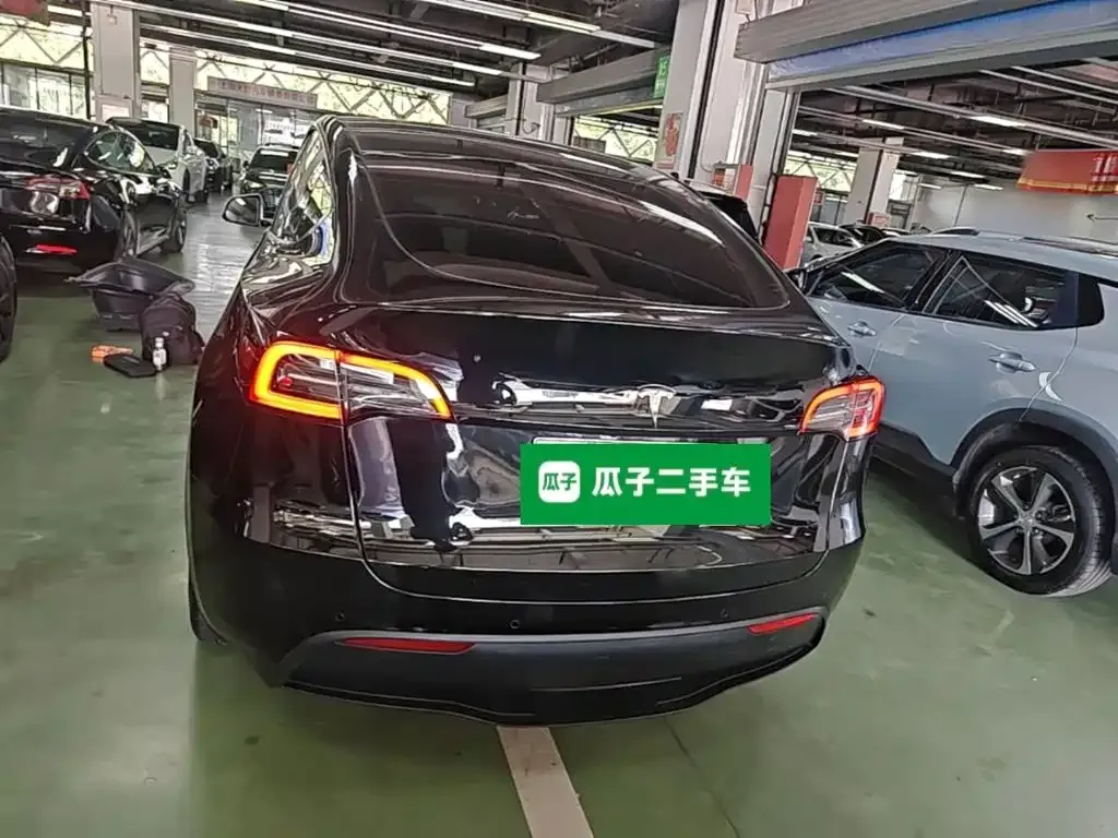 Tesla Model Y — фото 5