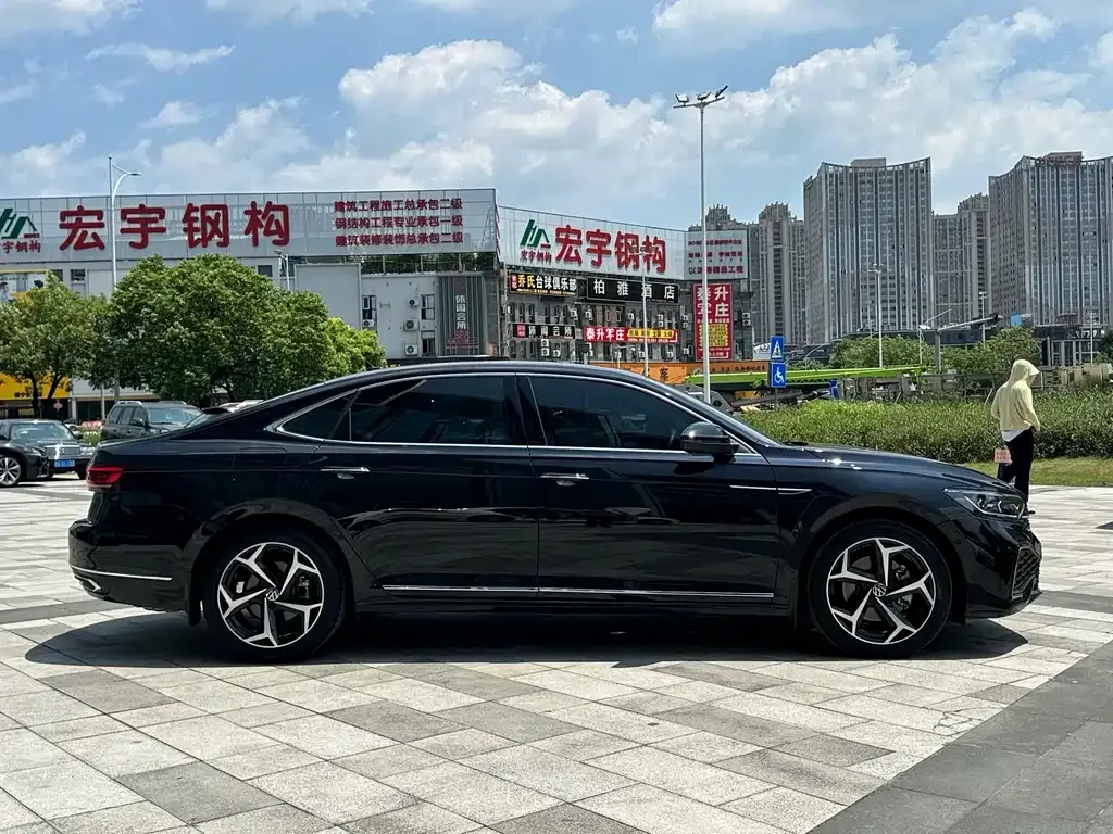 Volkswagen Passat — фото 10