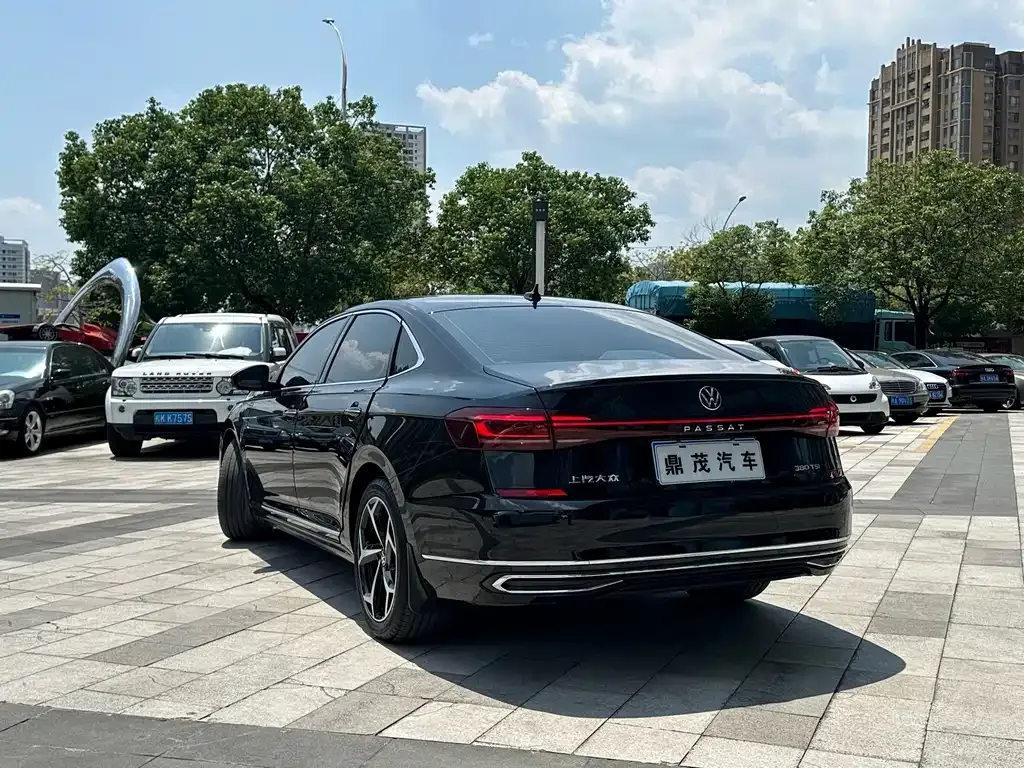 Volkswagen Passat — фото 8