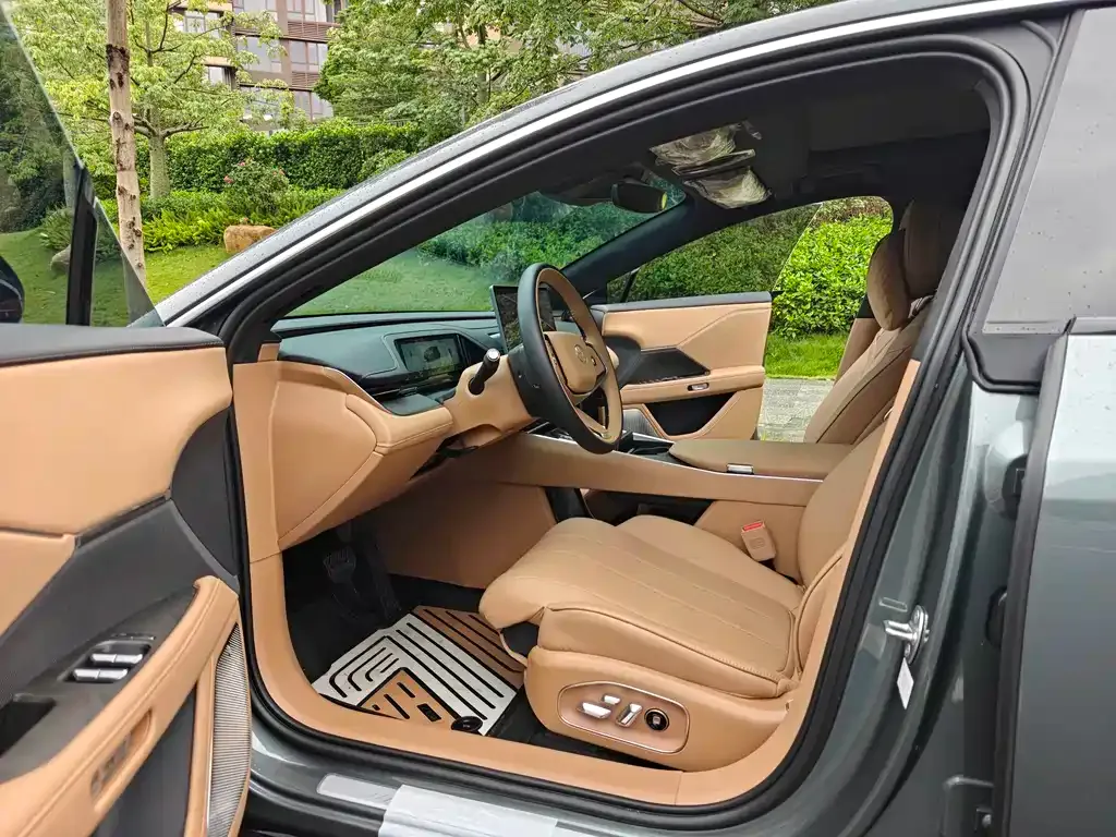 Toyota Platinum 7 — фото 4