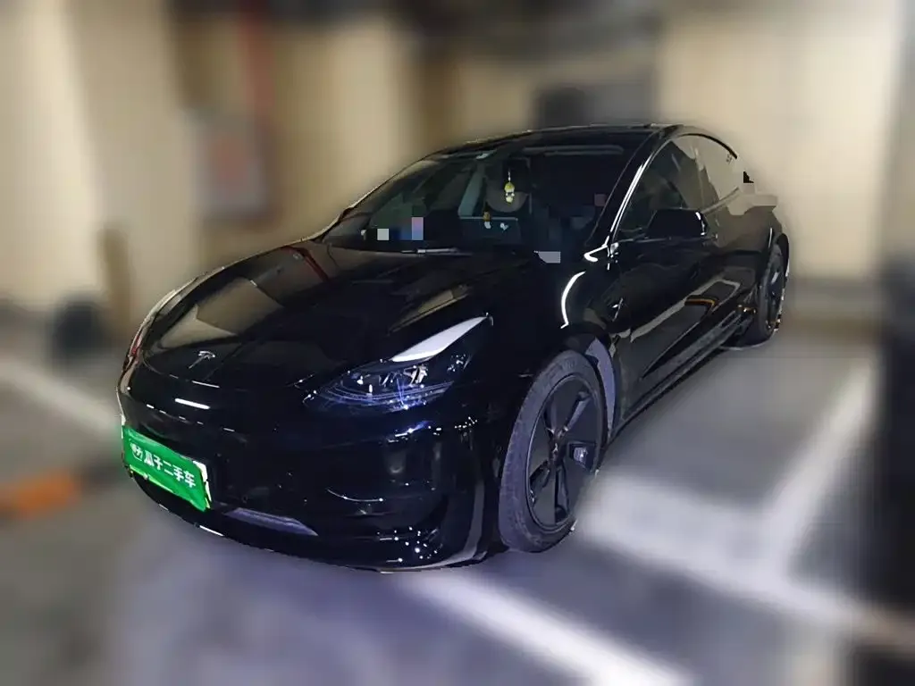 Tesla Model 3 — фото 1