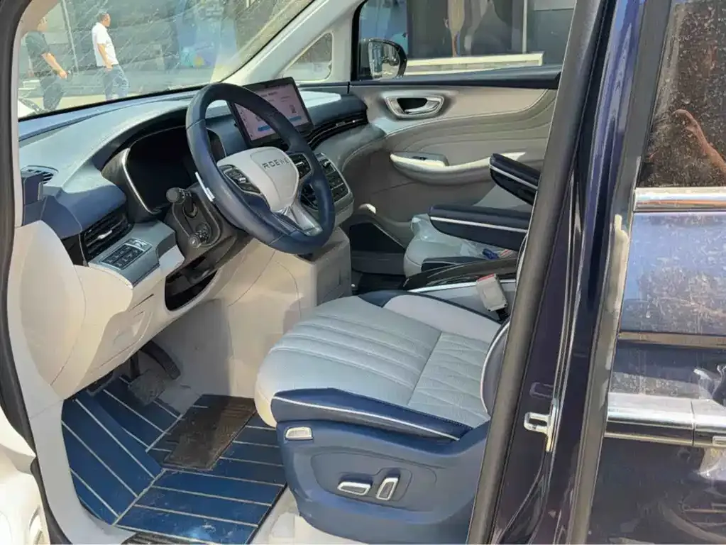 Roewe iMAX8 — фото 2