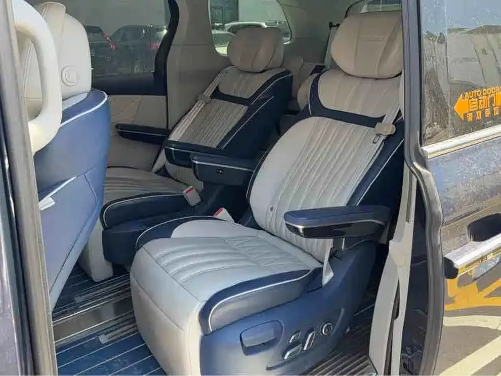 Roewe iMAX8 — фото 3
