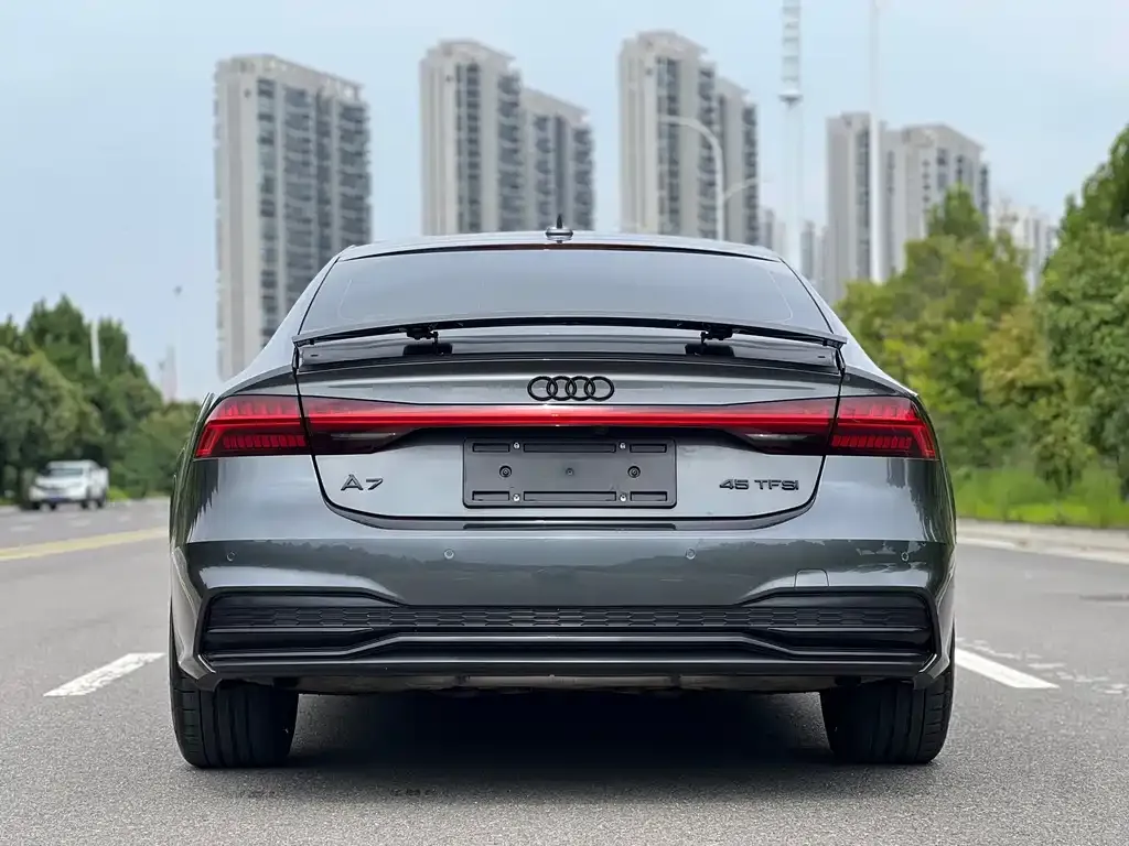 Audi A7 — фото 2