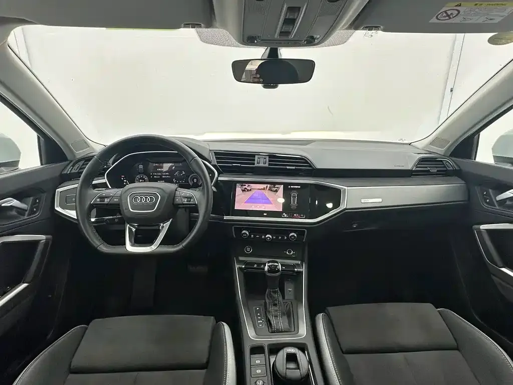 Audi Q3 — фото 10