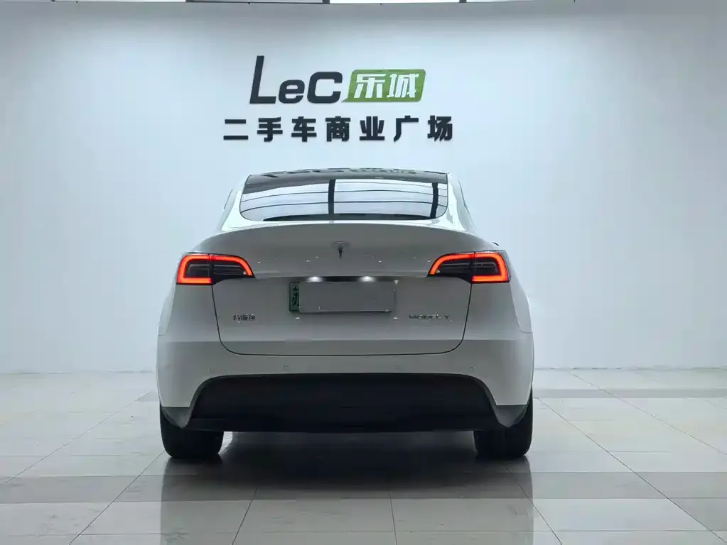 Tesla Model Y — фото 7