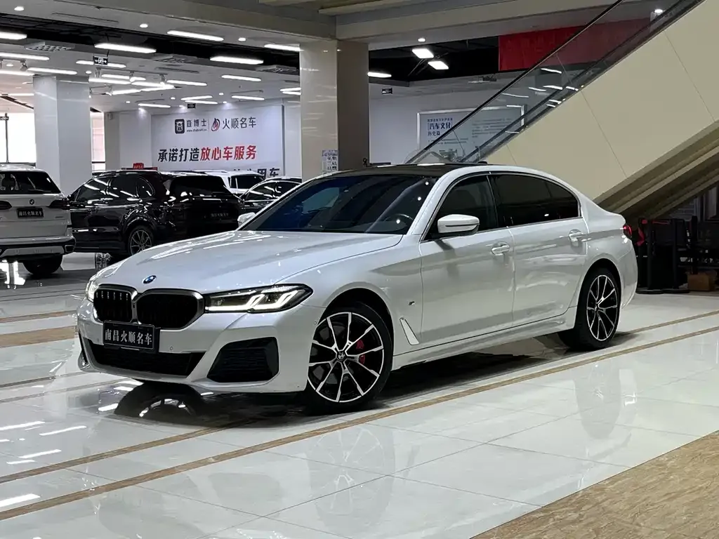 BMW 5 Series — фото 1