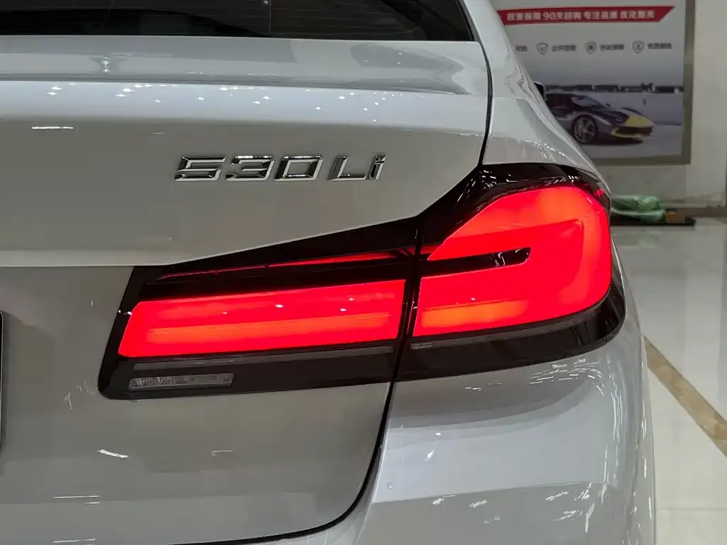 BMW 5 Series — фото 2