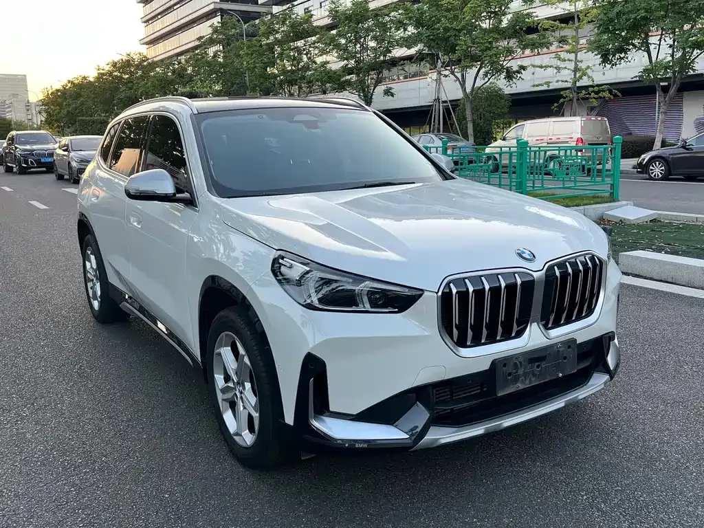 BMW X1 — фото 7