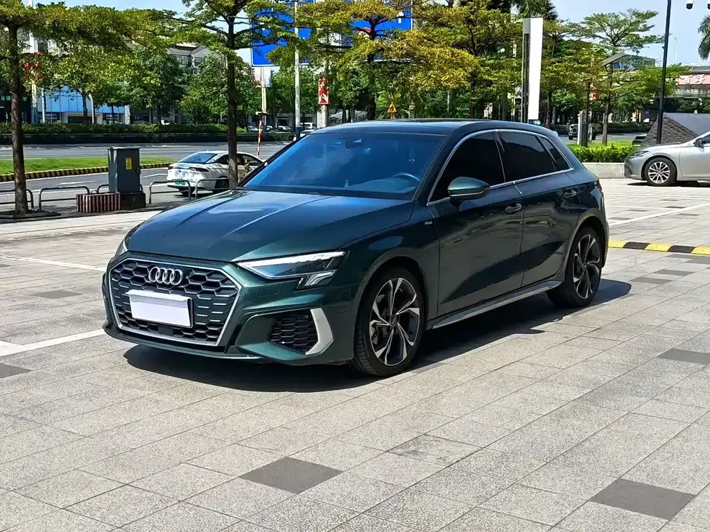 Audi A3 — фото 1
