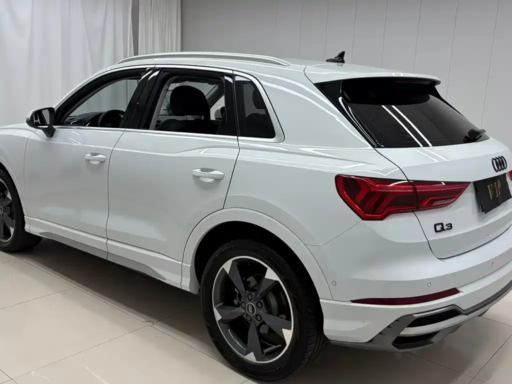 Audi Q3 — фото 6