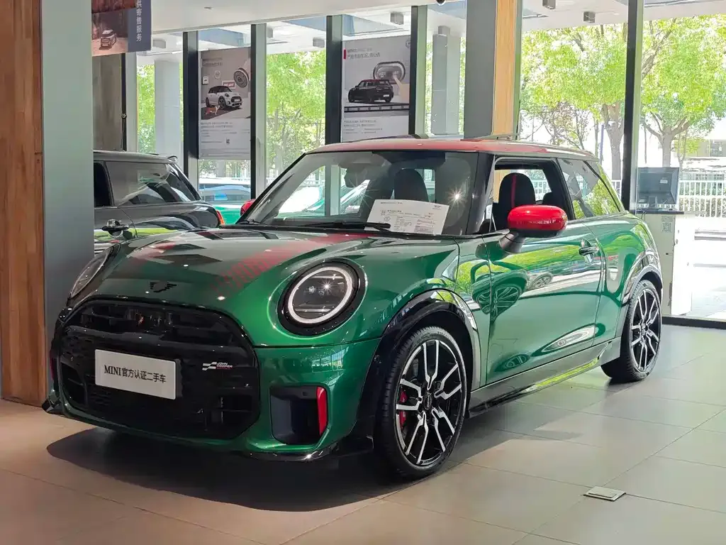 MINI JCW (John Cooper Works) — фото 1