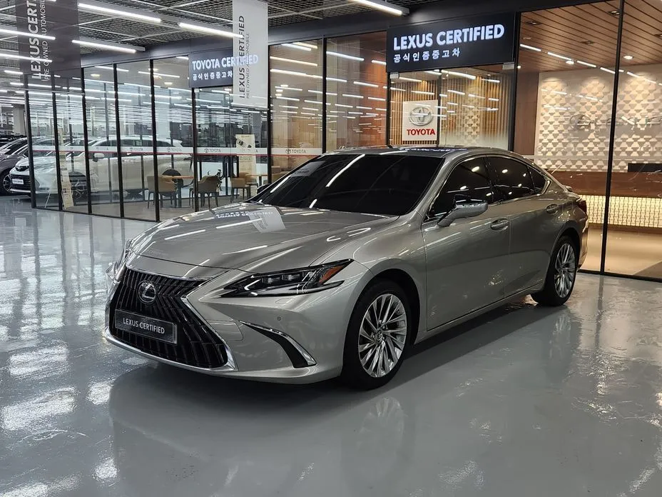Lexus ES — фото 1