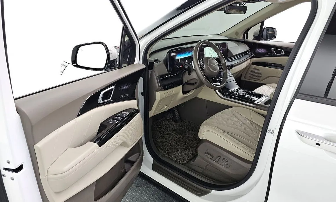 Kia Carnival — фото 4