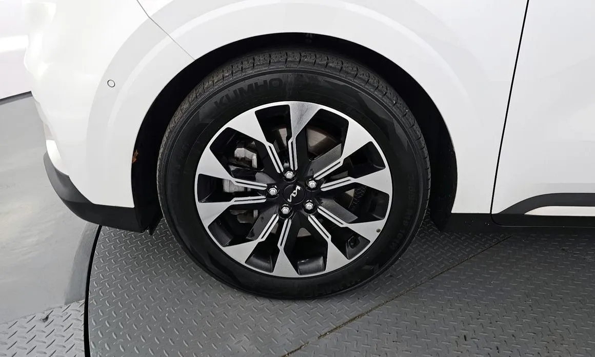 Kia Carnival — фото 10