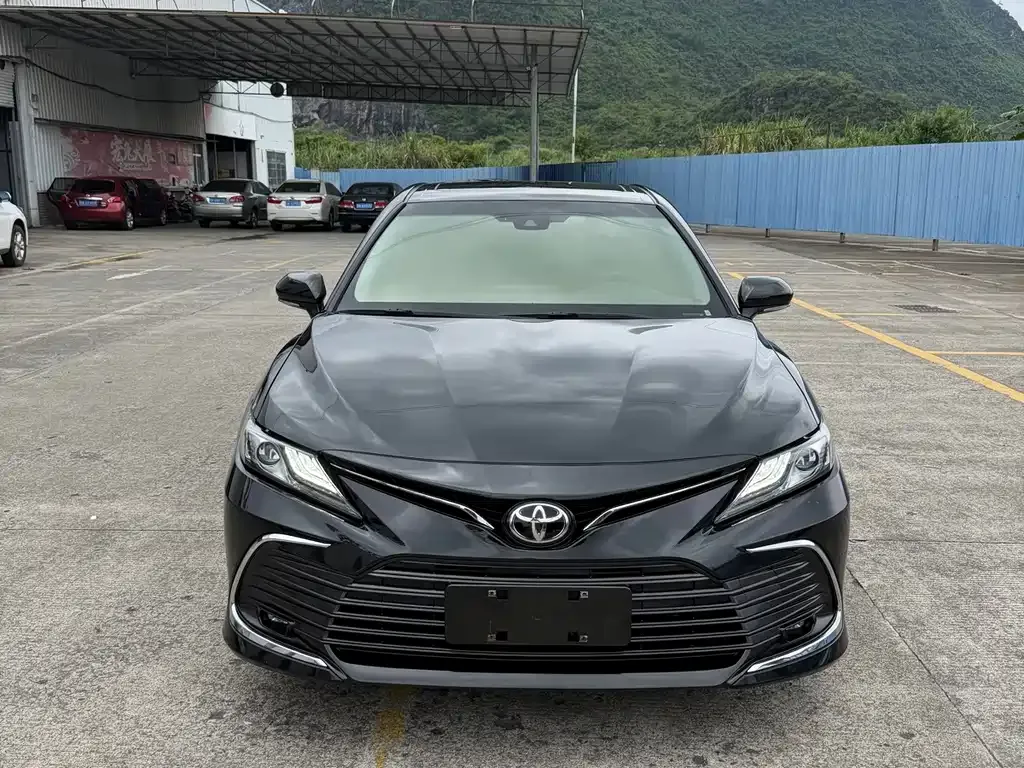 Toyota Camry — фото 8