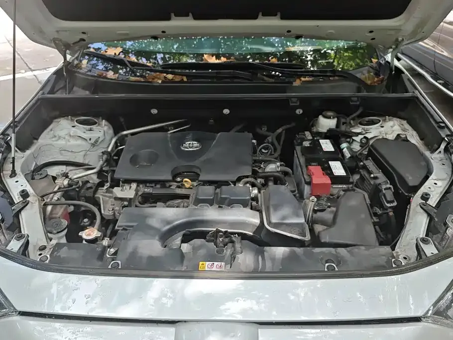 Toyota RAV4 — фото 10