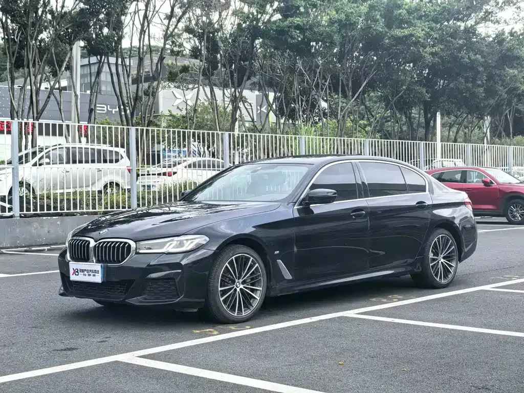 BMW 5 Series — фото 1