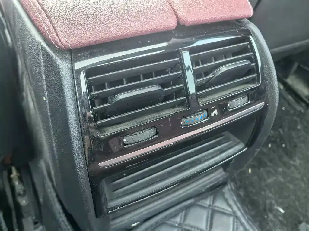 BMW 5 Series — фото 10
