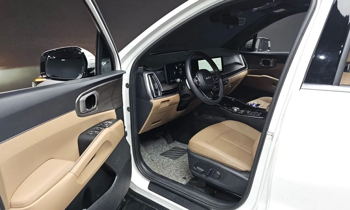 Kia Sorento — фото 7