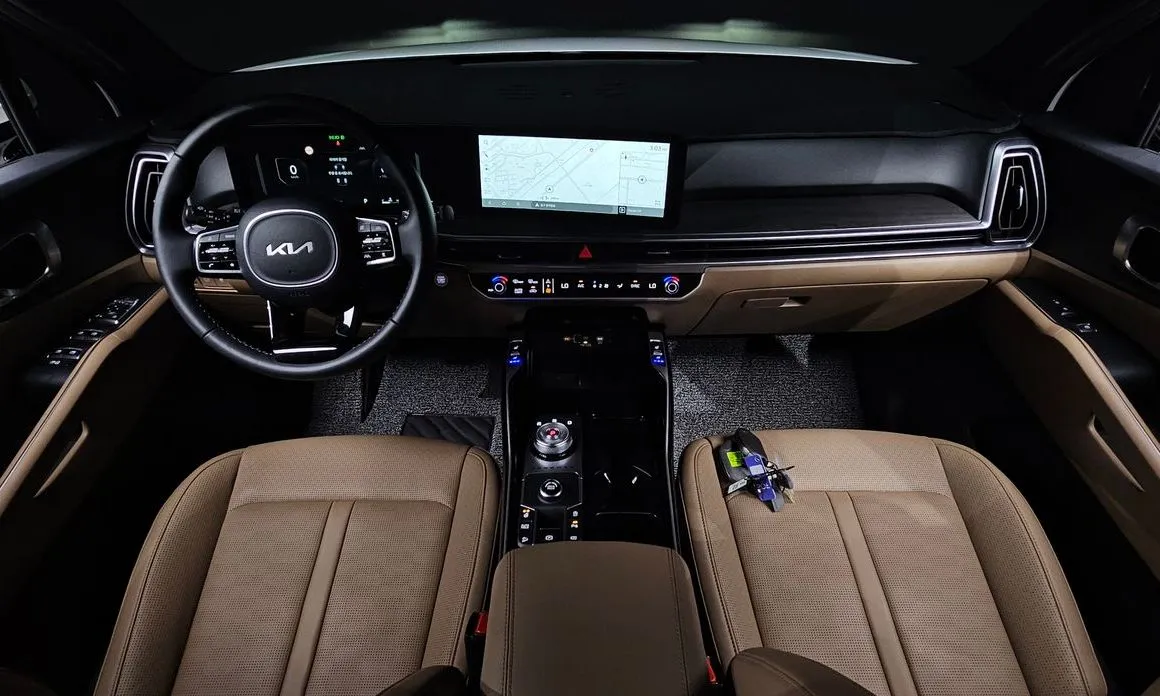 Kia Sorento — фото 9