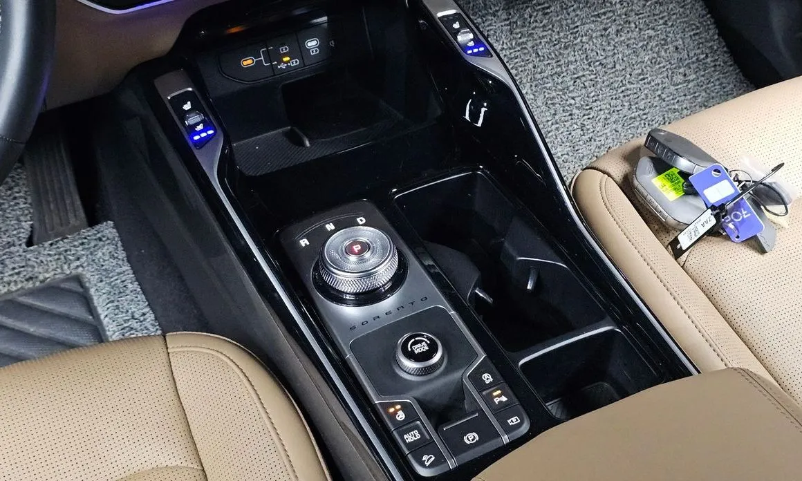 Kia Sorento — фото 8