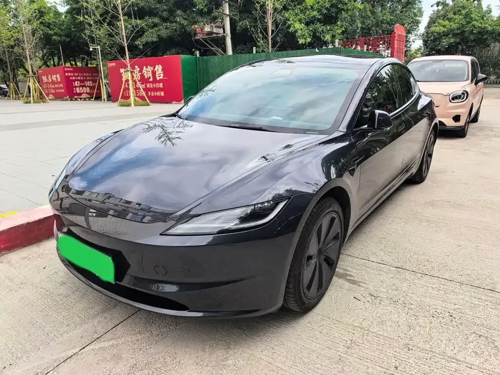 Tesla Model 3 — фото 1
