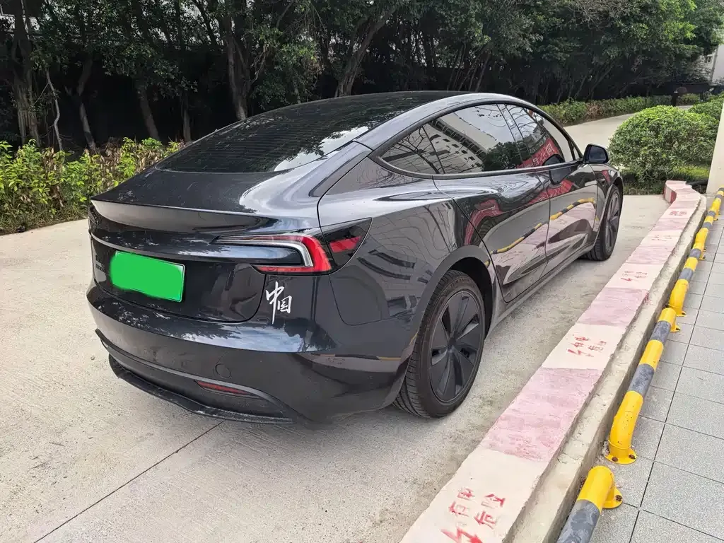 Tesla Model 3 — фото 5