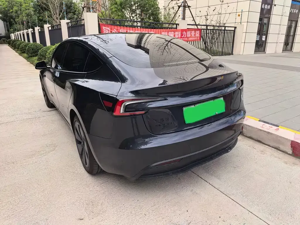 Tesla Model 3 — фото 7