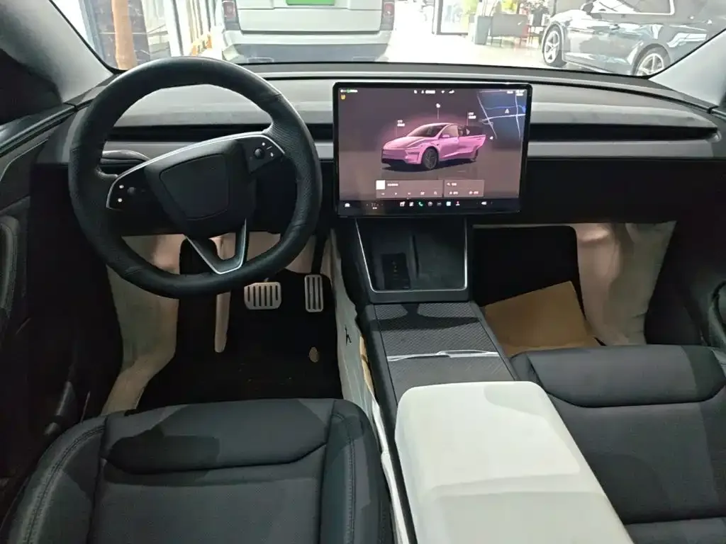 Tesla Model Y — фото 7