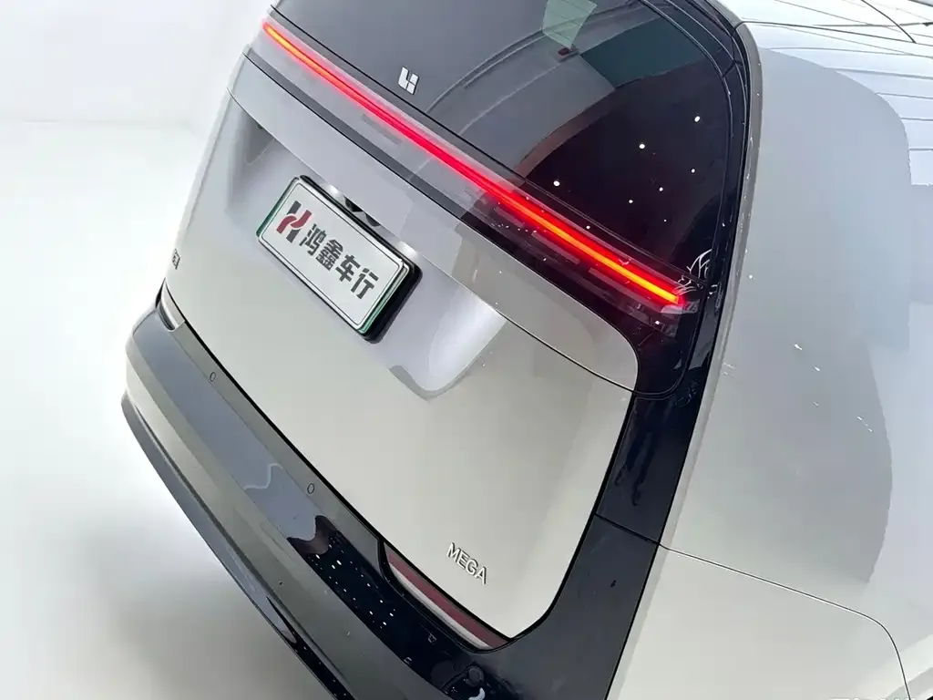 Li Auto MEGA — фото 9